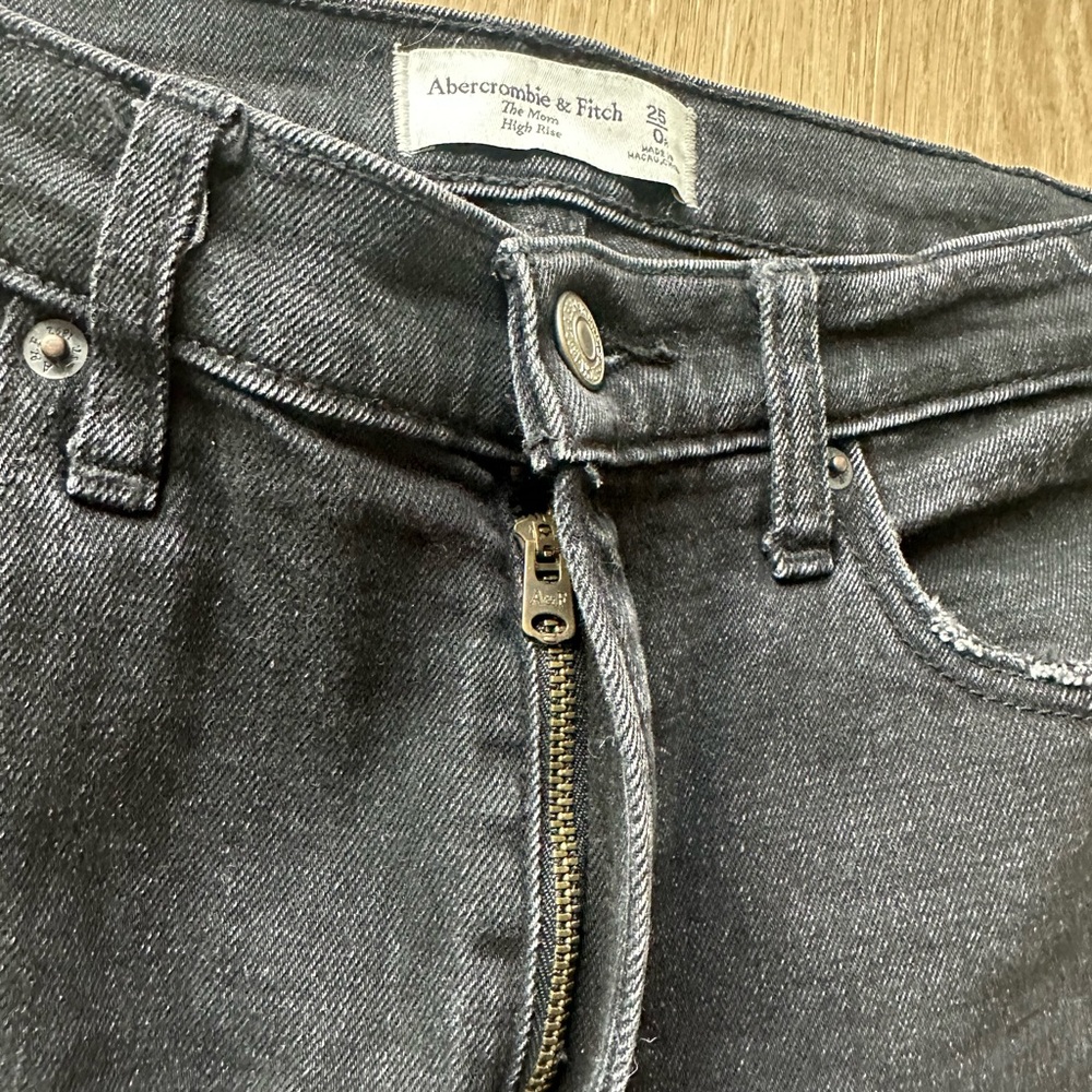A&F High Rise Mom Jean - Picture 5 of 5